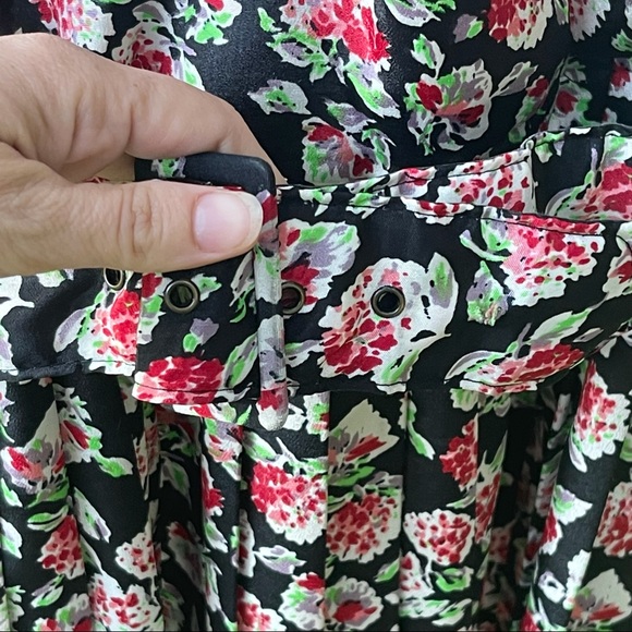 Vintage Breli original Black and floral dress with a belt and pockets no size. - Picture 2 of 6